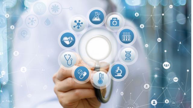 Un médecin et son stéthoscope